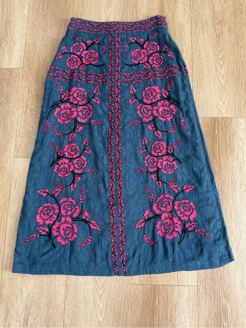 Anthropologie Embroidered Floral Midi Skirt Size 4 - Picture 9 of 15